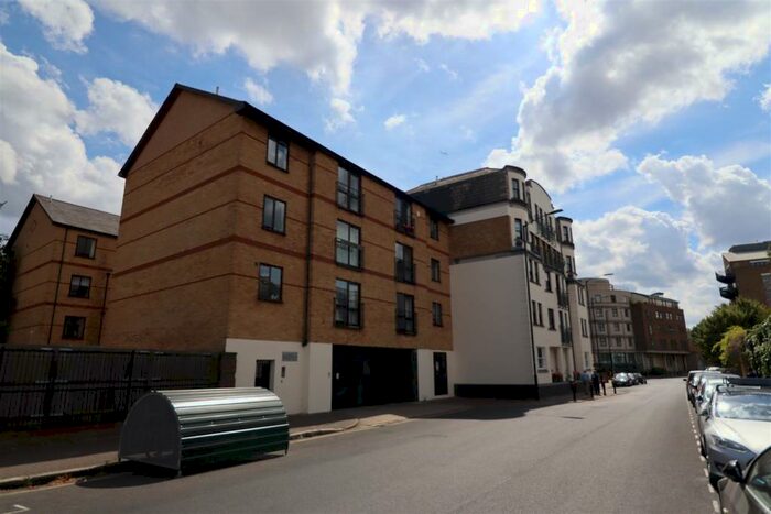 2 Bedroom Apartment To Rent In Tideway Court, Rotherhithe, SE16