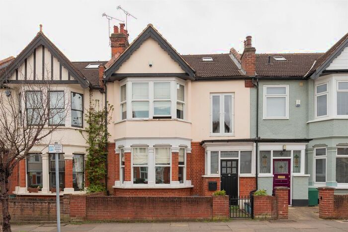 4 Bedroom Property To Rent In Chester Road, Wanstead, E11