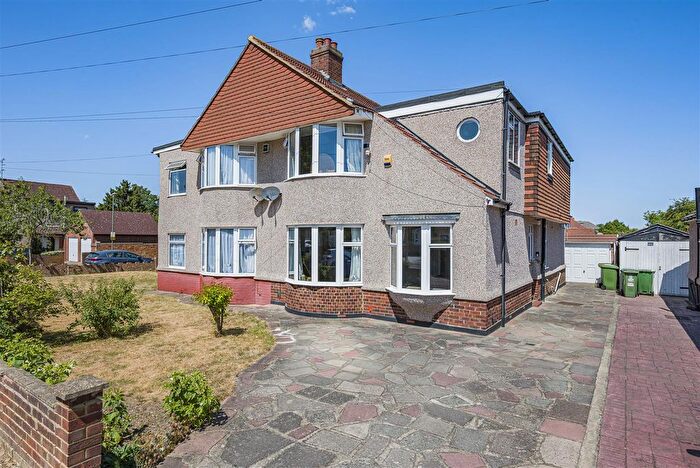 5 Bedroom Semi Detached House For Sale In Canterbury Avenue, Sidcup, DA15