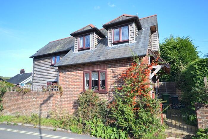 2 Bedroom Detached House To Rent In Avenue Road, Grayshott, Hindhead, GU26