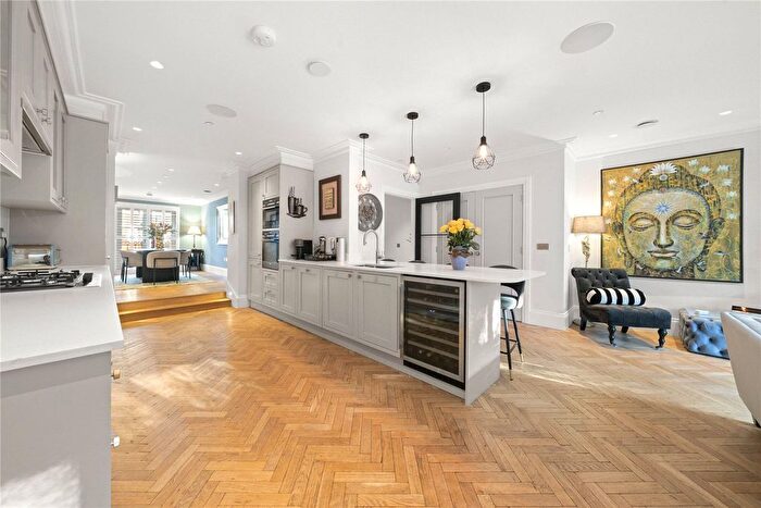 4 Bedroom End Terrace House To Rent In Oakshade Road, Oxshott, KT22