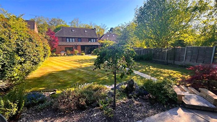 4 Bedroom Detached House For Sale In Old Bisley Road, Frimley, Surrey, GU16