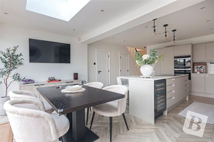 5 Bedroom Semi Detached House For Sale In Bush Elms Road, Hornchurch, RM11