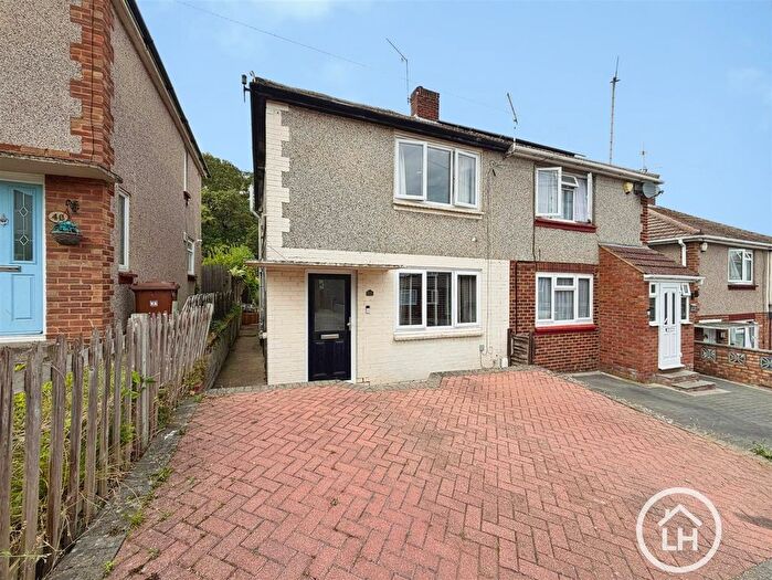 3 Bedroom Semi-Detached House For Sale In Settington Avenue, Chatham, ME5
