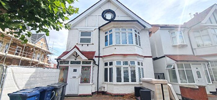 Studio To Rent In Audley Road, London, NW4