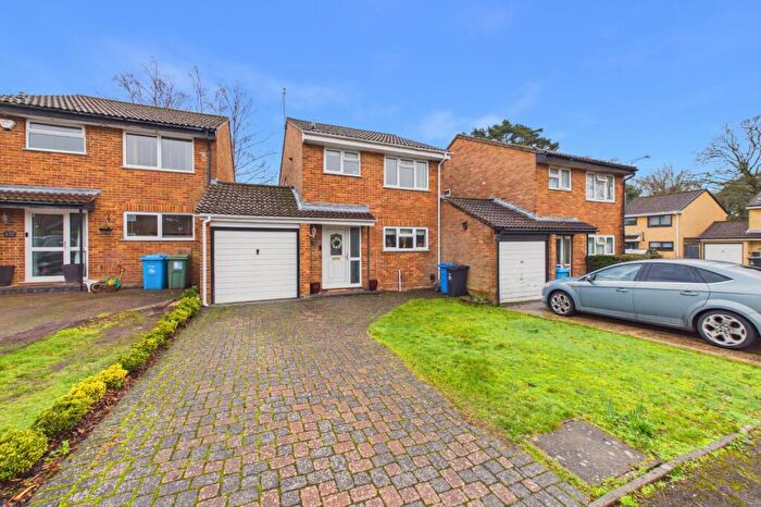 3 Bedroom Link Detached House For Sale In Hasler Road, Poole, Dorset, BH17