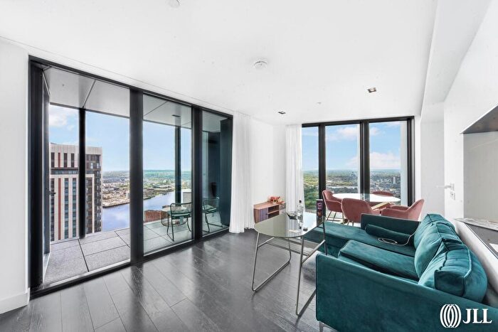 2 Bedroom Flat To Rent In Amory Tower, Marsh Wall, E14