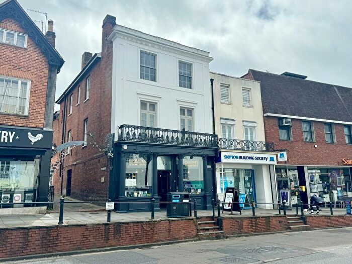 2 Bedroom Apartment To Rent In High Street, Dorking, RH4