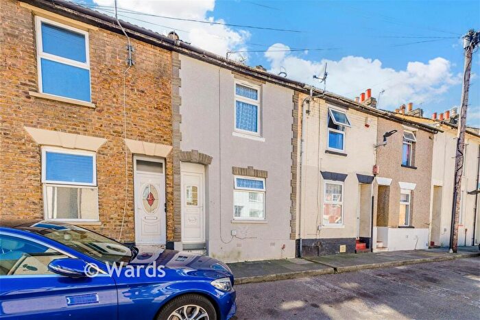 2 Bedroom Terraced House For Sale In East Street, Chatham, Kent, ME4