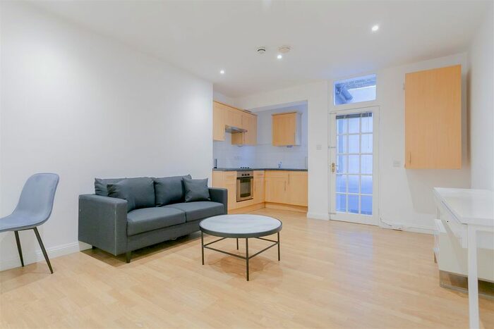 1 Bedroom Flat To Rent In Courtfield Gardens, South Kensington, SW5