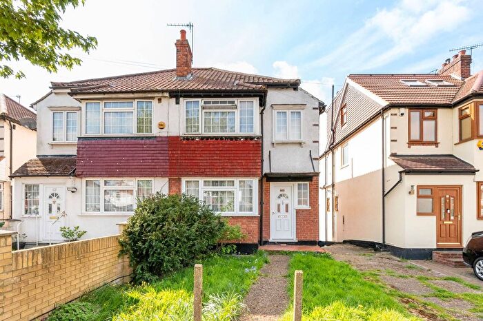 3 Bedroom Semi-Detached House For Sale In Green Lane, New Malden, KT3