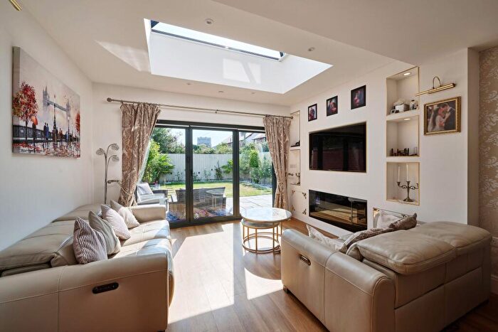 3 Bedroom Town House For Sale In Alexandra Mews, Chester, CH4