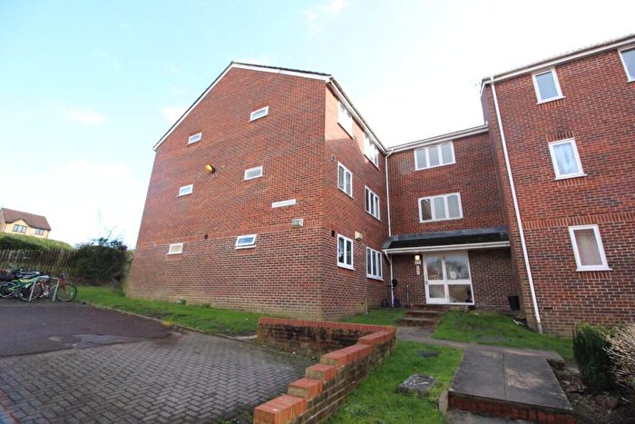 1 Bedroom Flat To Rent In Jasper House, Percy Gardens, Worcester Park, KT4
