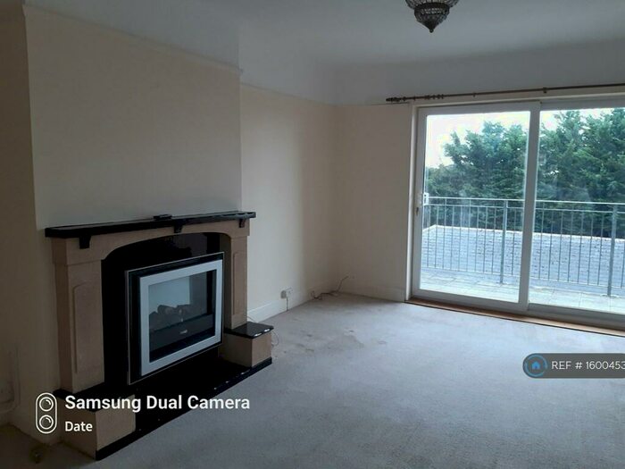2 Bedroom Flat To Rent In Solent Court, Portsmouth, PO6