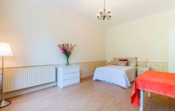 2 Bedroom Flat To Rent In Dartmouth Road, London, NW2