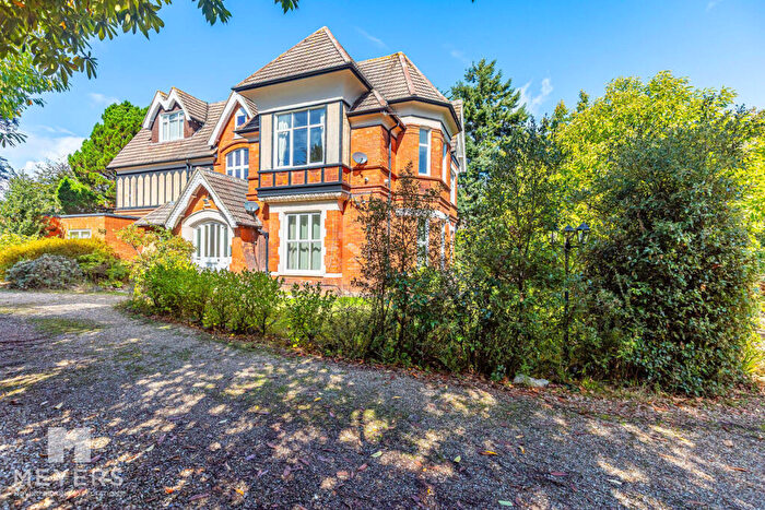 2 Bedroom Flat For Sale In Cavendish Road, Bournemouth, BH1