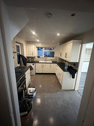 3 Bedroom End Terrace House To Rent In St. Johns Road, Great Wakering, SS3
