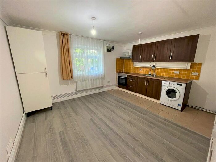 1 Bedroom Flat To Rent In Windmill Road, London, N18