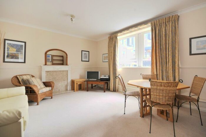 2 Bedroom Apartment To Rent In Aldersgate Street London, EC1A