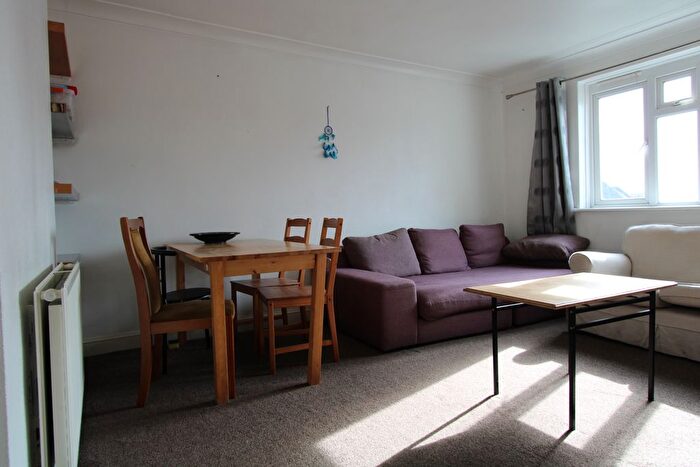 3 Bedroom Flat To Rent In Tamworth Lane, Mitcham, CR4