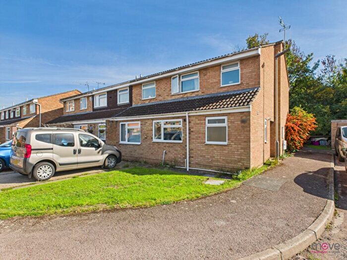 5 Bedroom Semi-Detached House For Sale In Marsh Gardens, Cheltenham, GL51