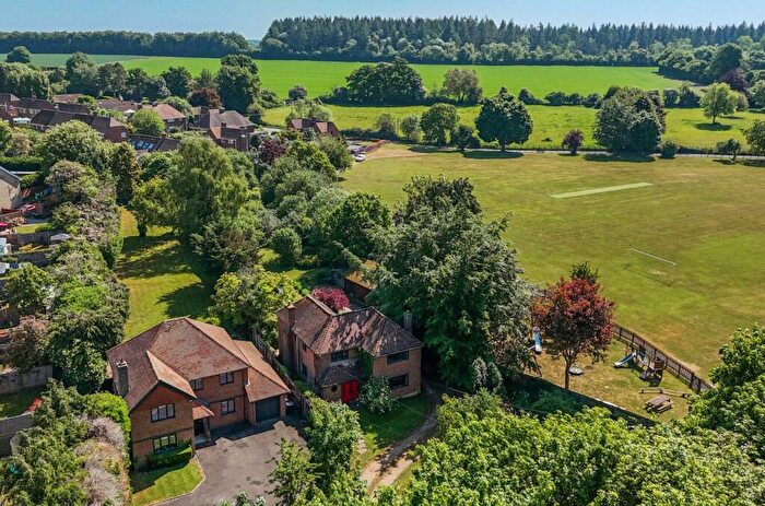 4 Bedroom Detached House For Sale In Greenside, Appleshaw, Andover, SP11