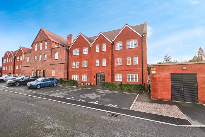 2 Bedroom Flat For Sale In Macniece Close, Birmingham, West Midlands, B29