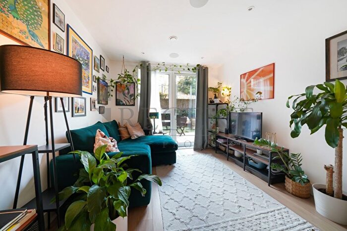 1 Bedroom Flat To Rent In Brixton Road, London, SW9