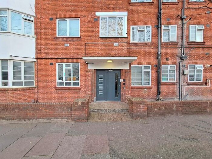 2 Bedroom Flat To Rent In East Vale, The Vale, London, W3