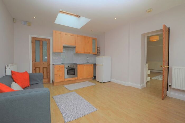 1 Bedroom Flat To Rent In Thornsett Road, London, SE20