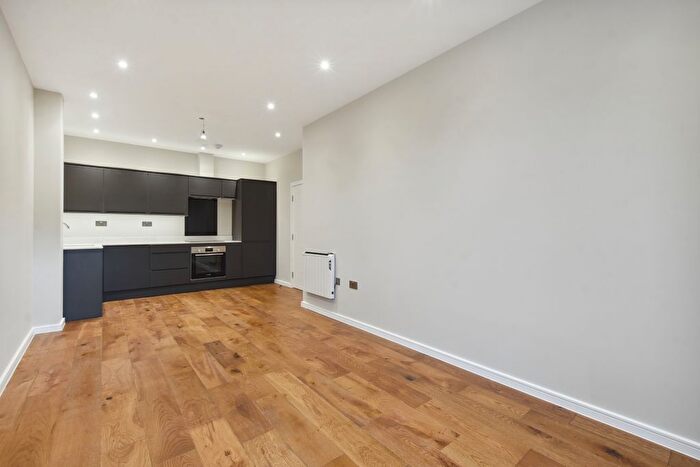 1 Bedroom Flat To Rent In Arcadia Avenue, London, N3