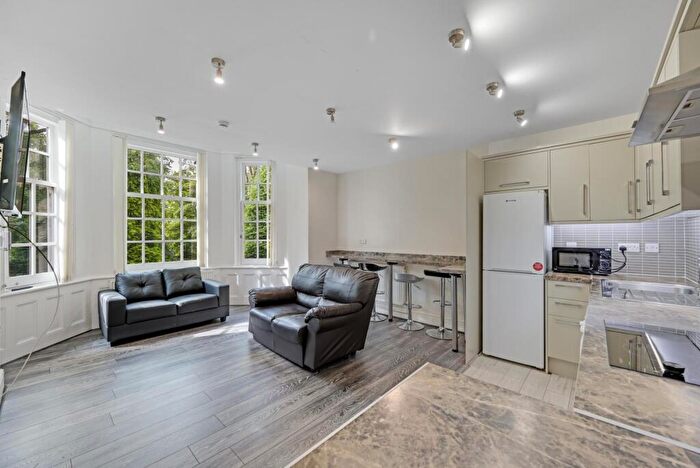 3 Bedroom House To Rent In Broomhall Road, Sheffield, S10