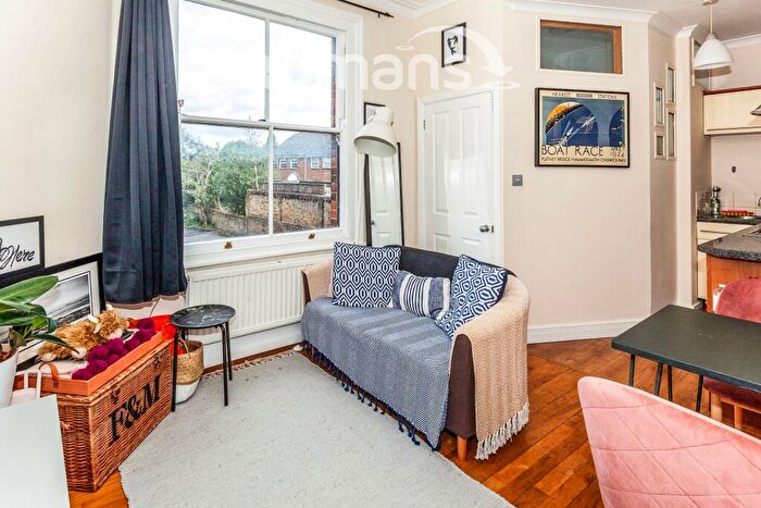 1 Bedroom Apartment To Rent In Grenfell Road, SL6