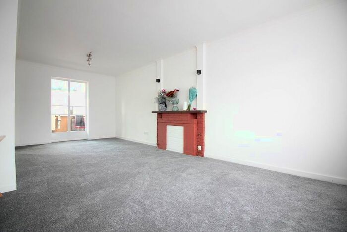 3 Bedroom Semi-Detached House To Rent In Balmoral Drive, Hayes UB4