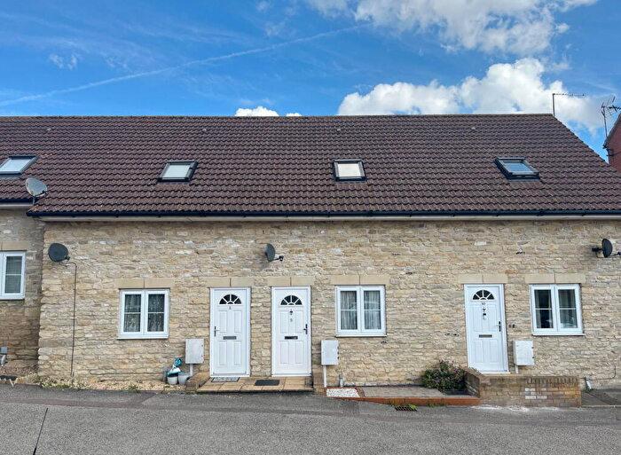 2 Bedroom Barn Conversion To Rent In Palace Gate, Irthlingborough, NN9