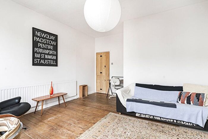 1 Bedroom Flat To Rent In St. Julians Farm Road, London, SE27
