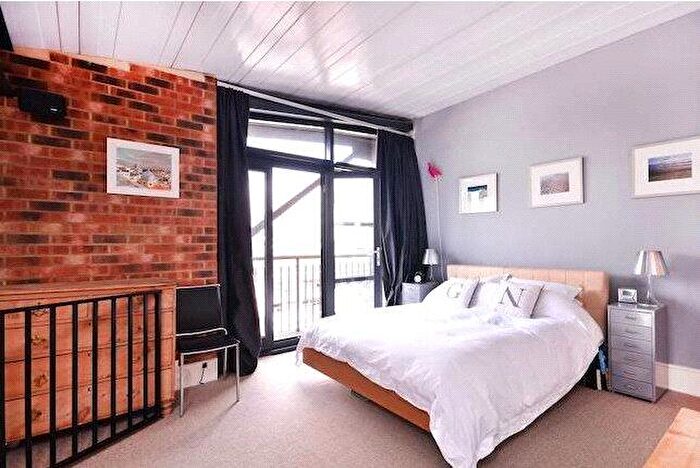 2 Bedroom Apartment To Rent In Curtain Road, Shoreditch, London, EC2A