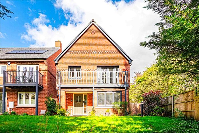 4 Bedroom Detached House For Sale In Heron Mews, Hemel Hempstead, Hertfordshire, HP1