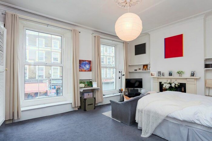 Studio To Rent In York Way, London N7