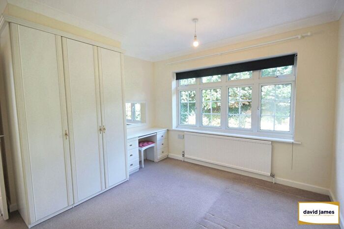 4 Bedroom Detached House For Sale In Tall Elms Close, Bromley, BR2