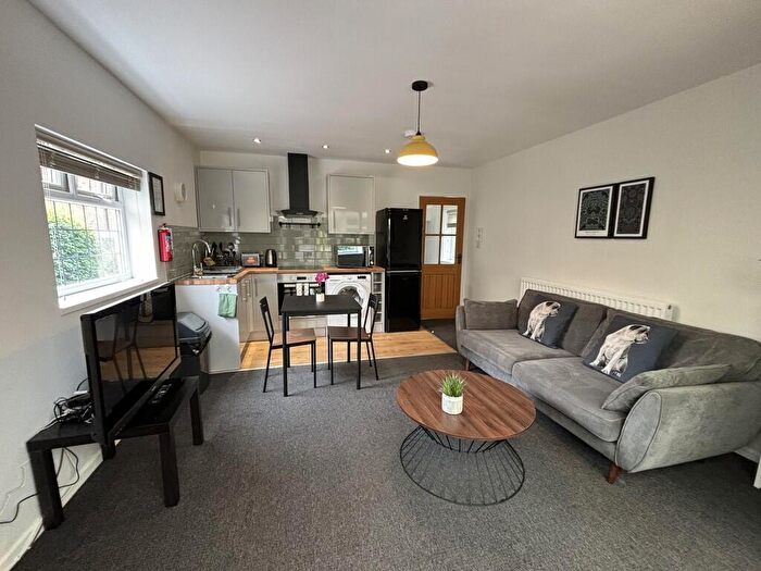 2 Bedroom Cottage To Rent In Warwick Lodge, Cannon Park Road, CV4