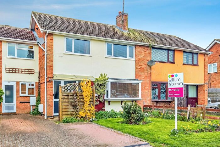 4 Bedroom Semi Detached House For Sale In Windmill Lane, Raunds, NN9