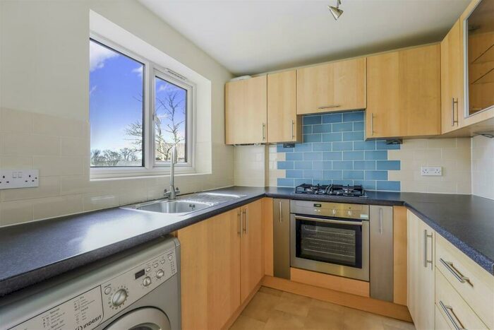 2 Bedroom Apartment To Rent In Basing Road, SM7