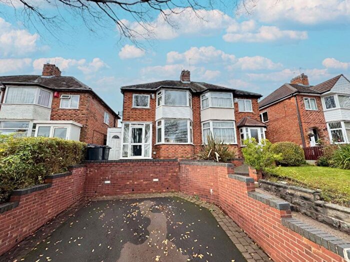 3 Bedroom Semi Detached House For Sale In Steyning Road, Birmingham, B26