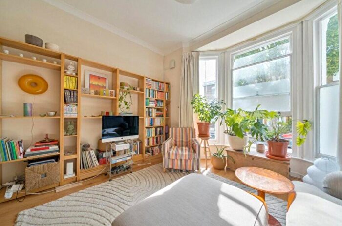 1 Bedroom Apartment To Rent In Powerscroft Rd, London, E5