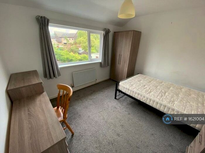 5 Bedroom Semi-Detached House To Rent In Cheney Way, Cambridge, CB4