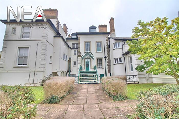 2 Bedroom Flat To Rent In Newlands Avenue, Caversham, Reading, RG4