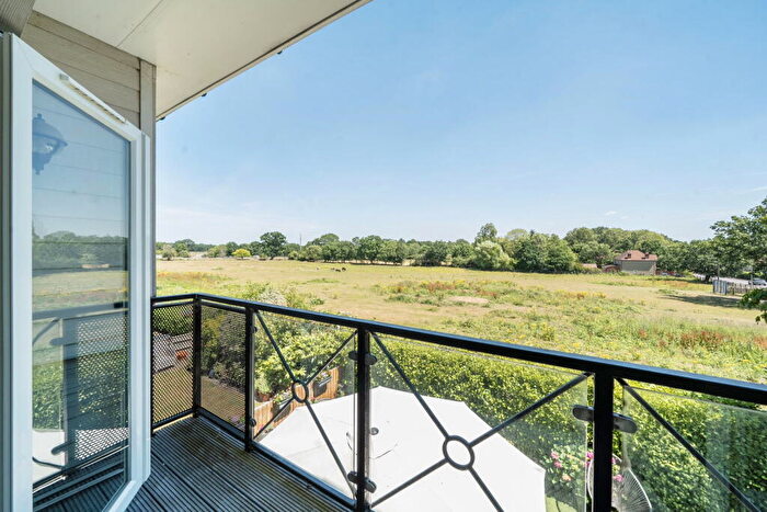 2 Bedroom Flat For Sale In Greenlands View, Broad Oak, Botley, Southampton, SO30