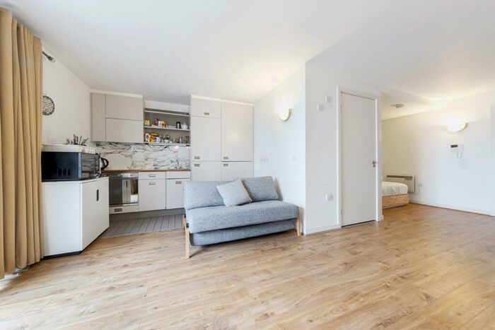 Apartment To Rent In Alaska Building, Deals Gateway, Deptford, London, SE13