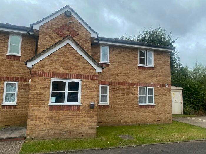 2 Bedroom Flat To Rent In Redford Close, Feltham TW13